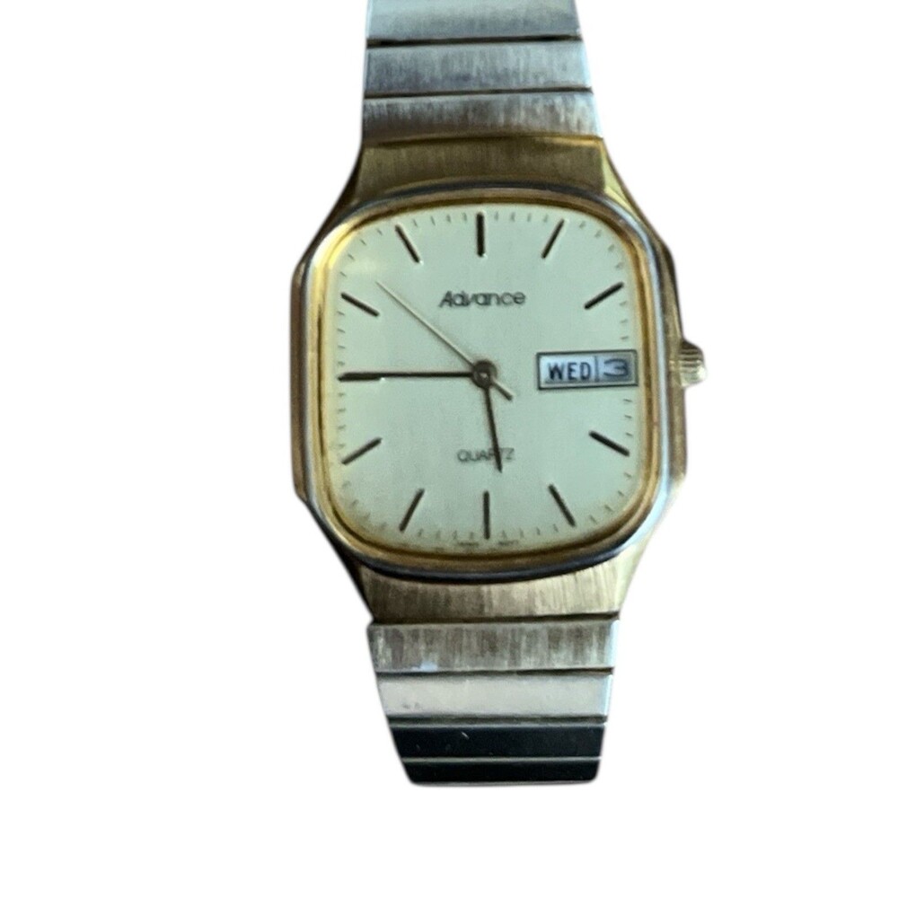 Vintage Armitron Men's Gold Tone Wristwatch Quartz Day/Date New Battery
